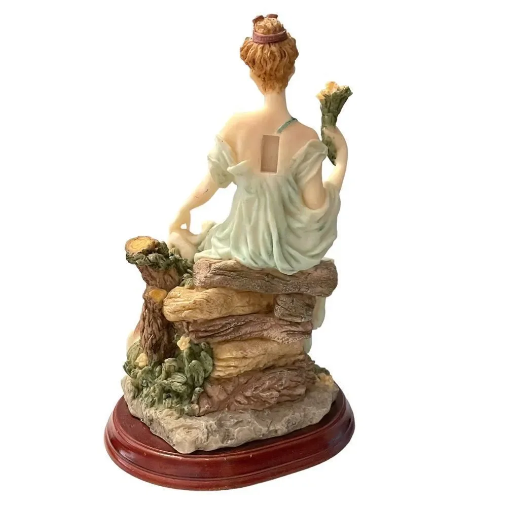 Unique Collection Porcelain Lady With Animals Figurine - Picture 5 of 6